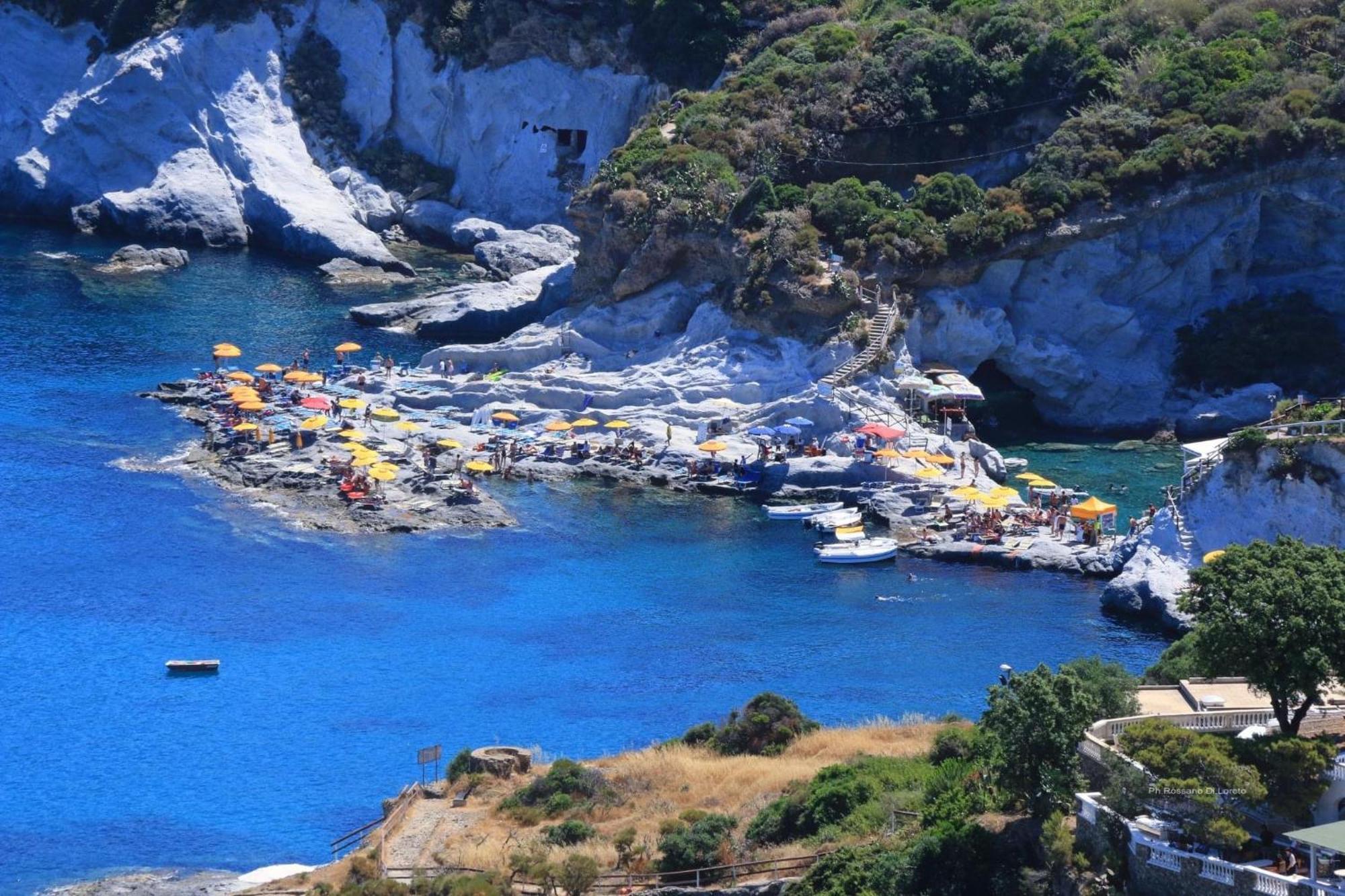 Ponzamania Il Pescatore Bagian luar foto